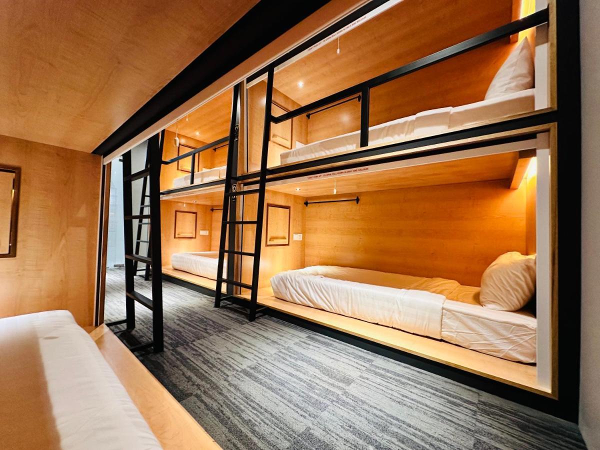 Hostel The Bed Bukit Bintang Kuala Lumpur Exterior foto