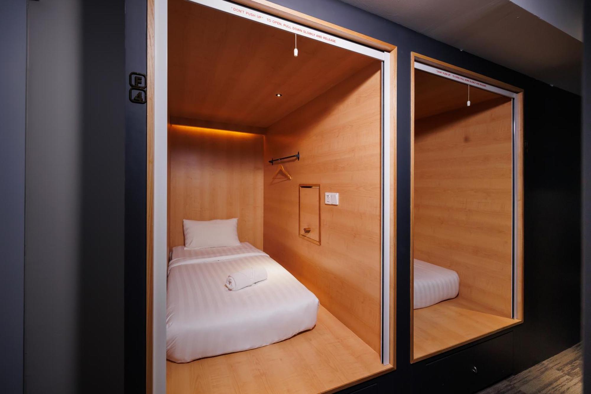 Hostel The Bed Bukit Bintang Kuala Lumpur Exterior foto