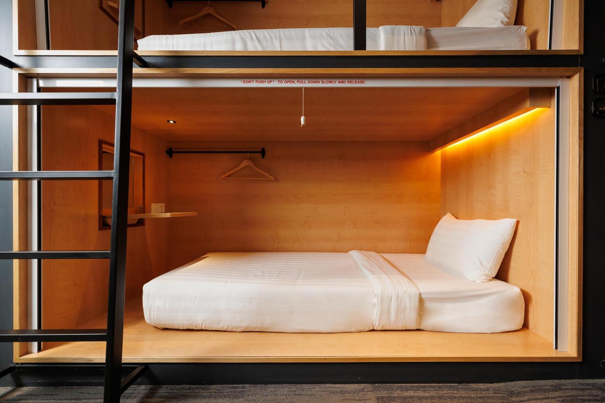 Hostel The Bed Bukit Bintang Kuala Lumpur Exterior foto